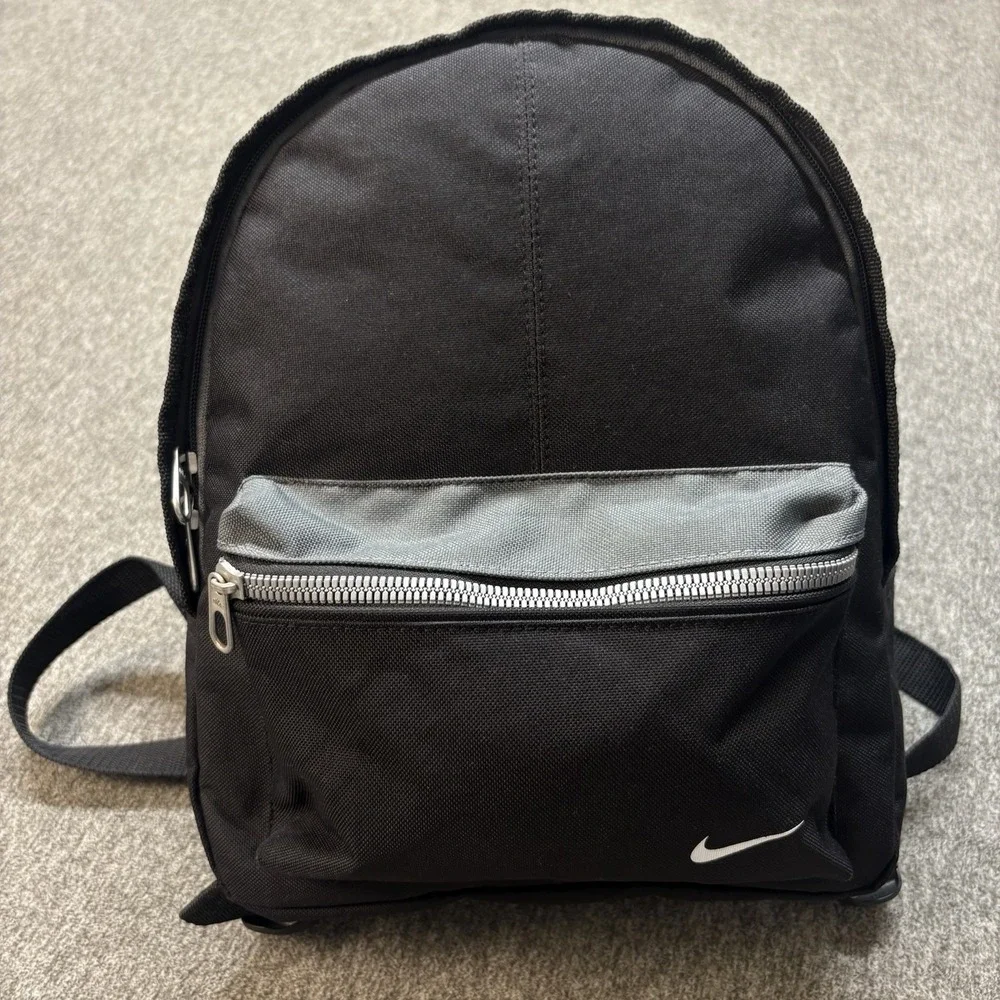jdi mini backpack Amazon.com: Nike Youth 2.0, Black/Black/White, MISC : Clothing, Shoes & Jewelry Little bag Nike Brasilia JDI Mini Backpack